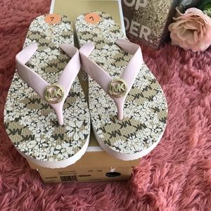 MICHAEL KORS FLIP FLOPS Sz 7 Blossom floral